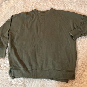 Aerie green 3/4 sleeve crewneck